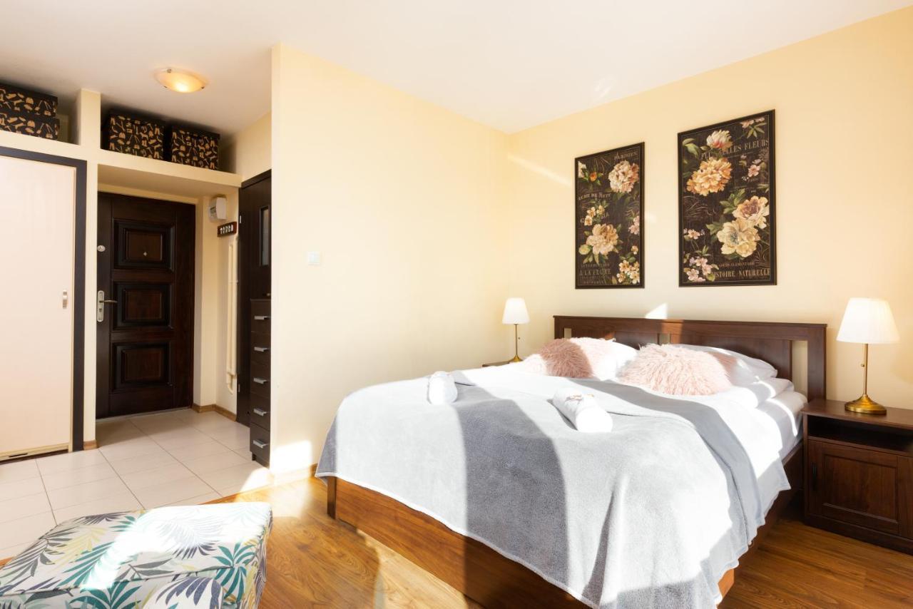Apartments City Center Krucza By Renters Warszawa Zewnętrze zdjęcie