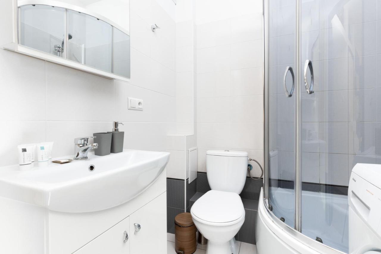 Apartments City Center Krucza By Renters Warszawa Zewnętrze zdjęcie